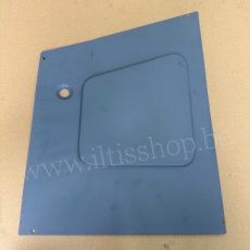 Plaatwerk voetpaneel vooraan links.