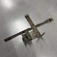 Houder ontsmettingstoestel-gebruikt-R3-4 Houder voor ontsmettingtoestel - gebruikt.